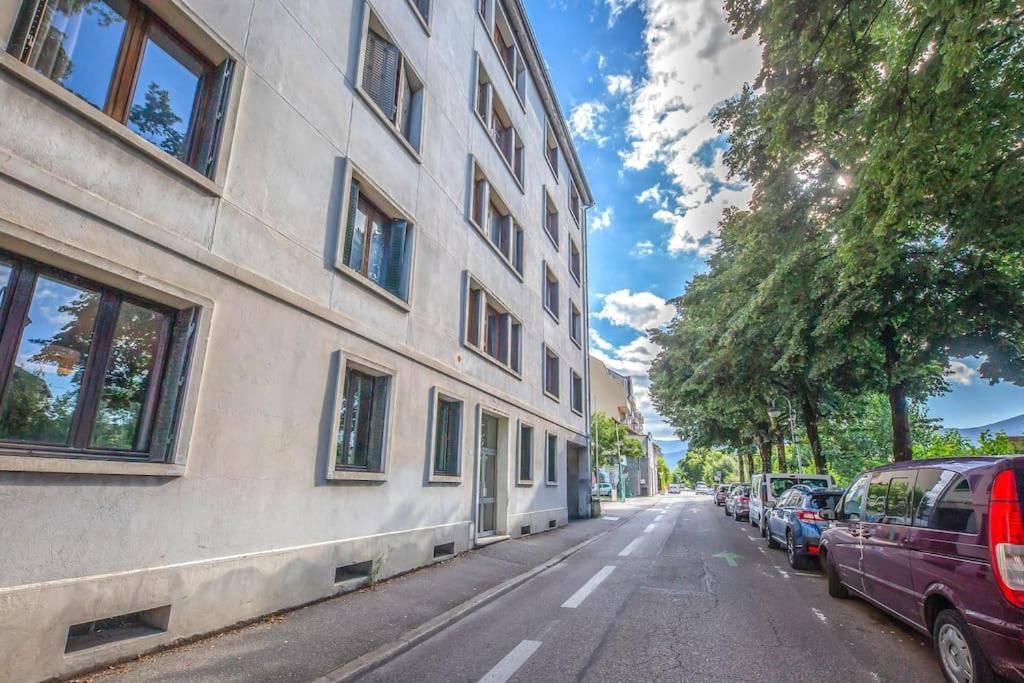 Appartement Au Bord De La Leysse A Chambéry Exteriör bild
